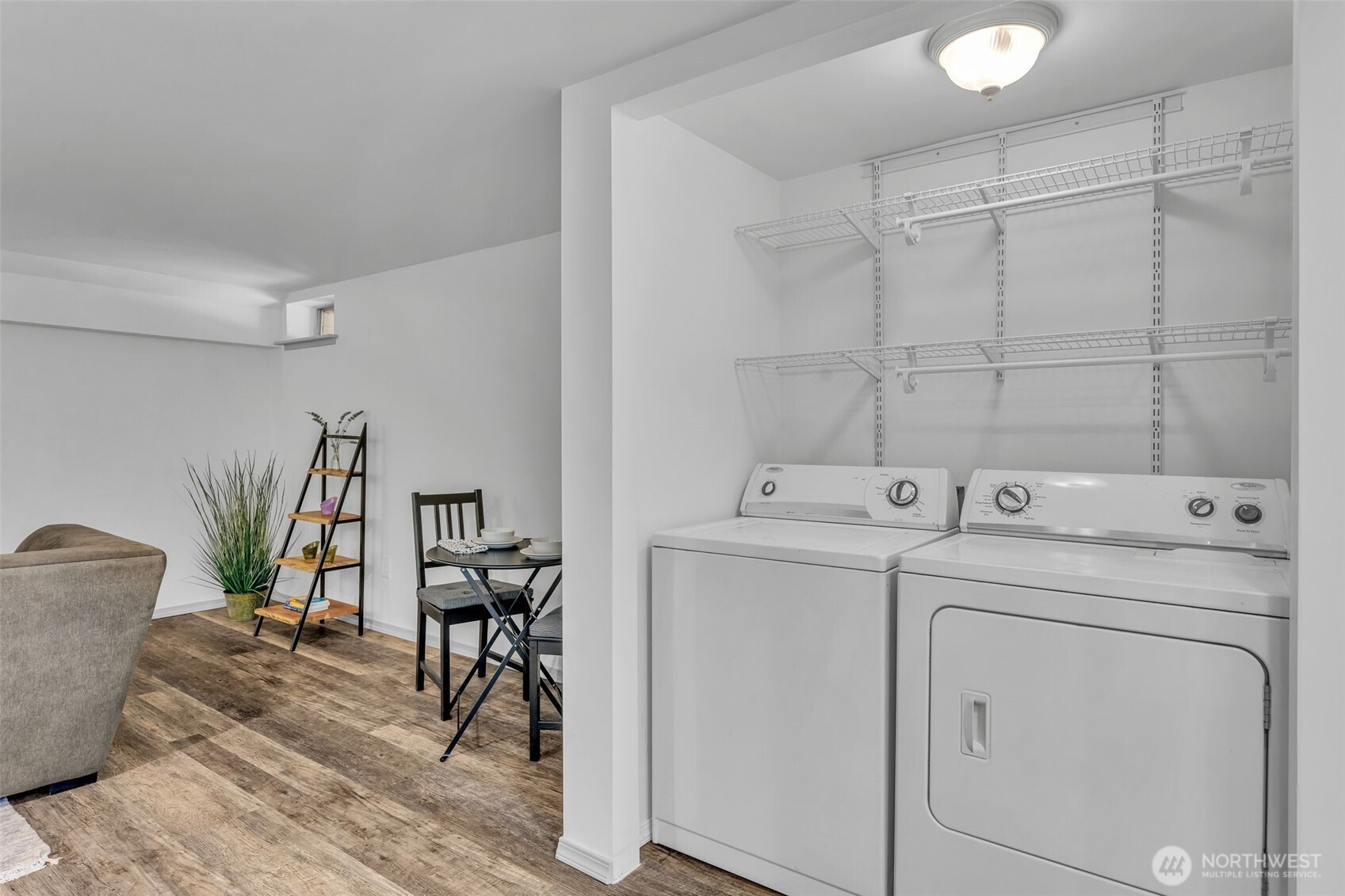 Seattle, Washington 98106, United States, 2 Bedrooms Bedrooms, ,2 BathroomsBathrooms,Residential,Pending,182495