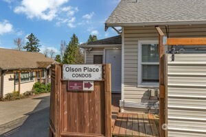 Seattle, Washington 98106, United States, 2 Bedrooms Bedrooms, ,2 BathroomsBathrooms,Residential,Pending,182495