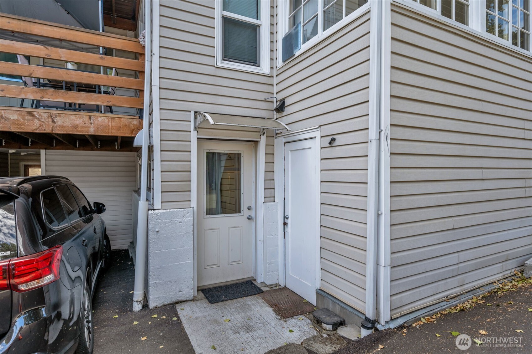 Seattle, Washington 98106, United States, 2 Bedrooms Bedrooms, ,2 BathroomsBathrooms,Residential,Pending,182495