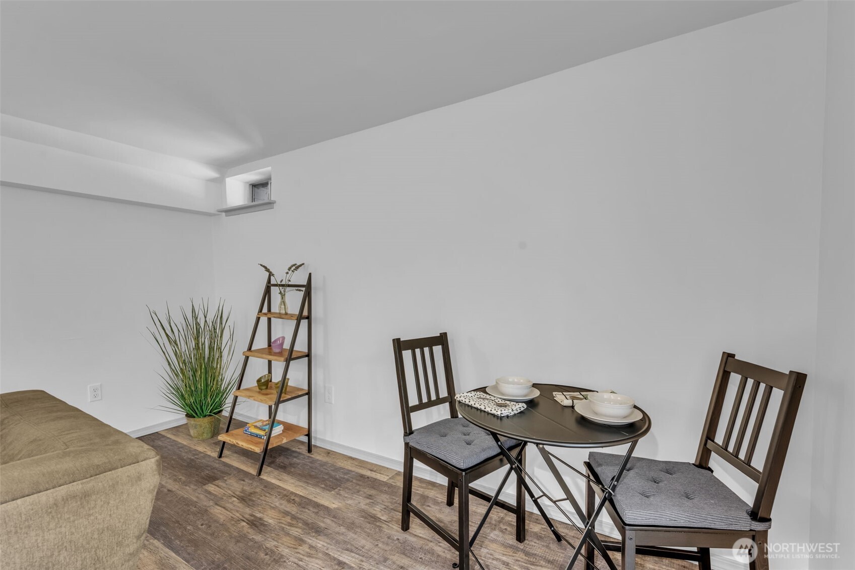 Seattle, Washington 98106, United States, 2 Bedrooms Bedrooms, ,2 BathroomsBathrooms,Residential,Pending,182495