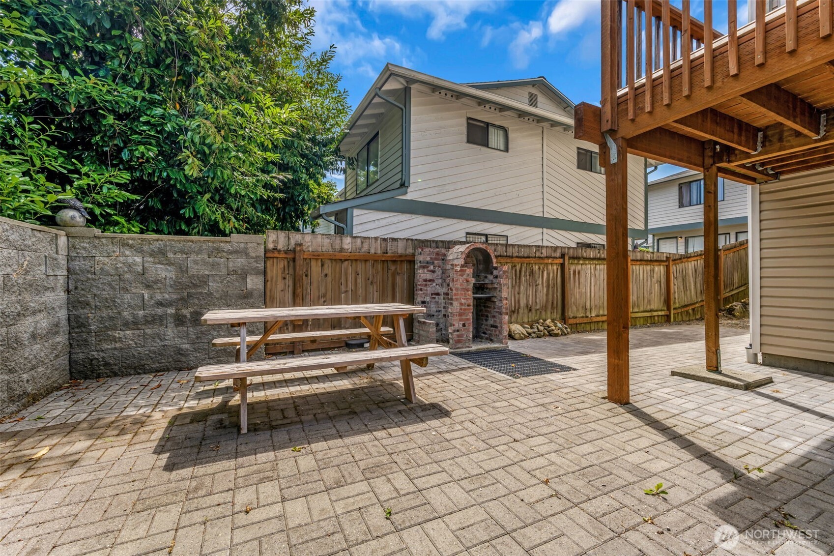 Seattle, Washington 98106, United States, 2 Bedrooms Bedrooms, ,2 BathroomsBathrooms,Residential,Pending,182495