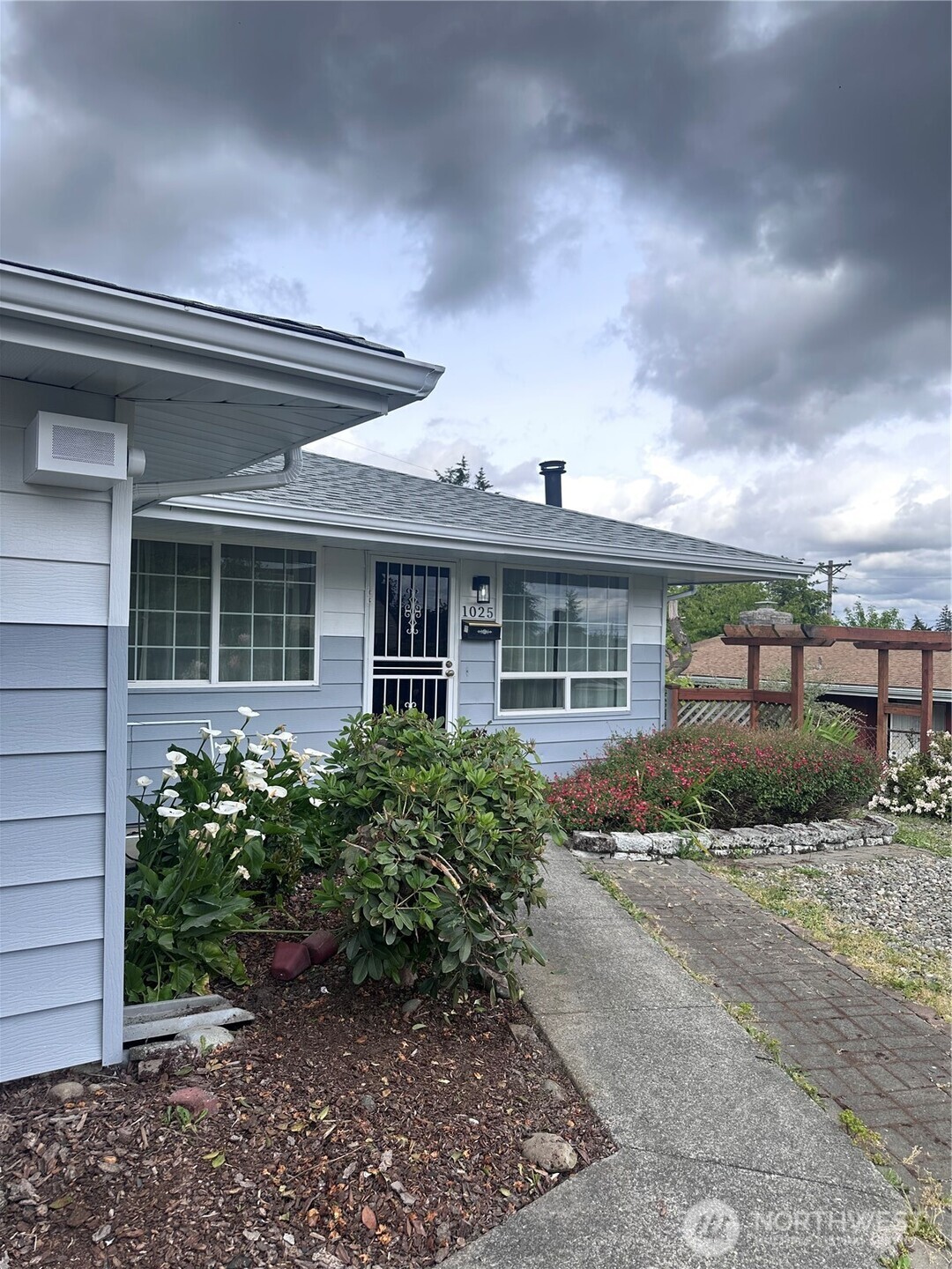 1025 E 53rd Street