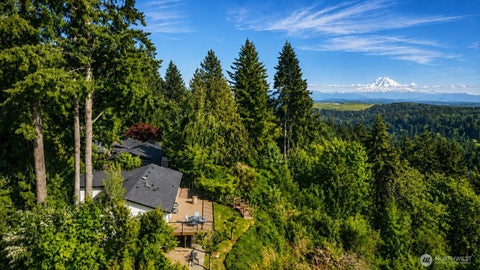 Photo of 12065 206th Place SE, Issaquah, WA 98027 (MLS # 2576492)