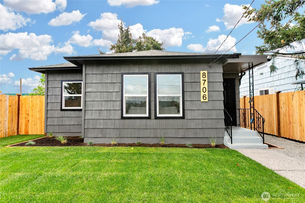 Photo of 8706 Durango Street SW, Lakewood, WA 98499 (MLS # 2512285)