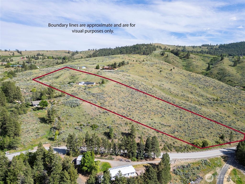 Photo of 162 Don Eli Lane, Wenatchee, WA 98801 (MLS # 2528007)
