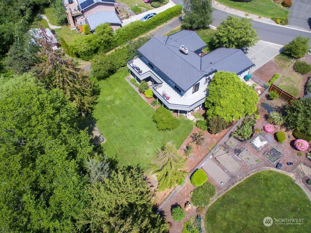 Photo of 17487 7th Avenue SW, Normandy Park, WA 98166 (MLS # 2065584)