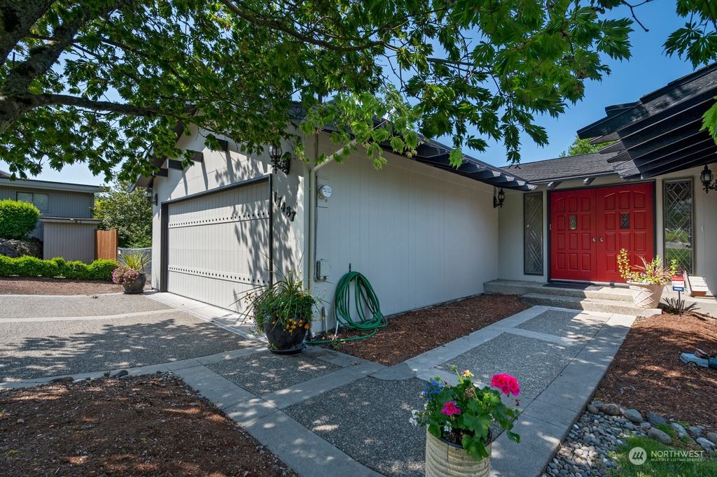 Photo of 17487 7th Avenue SW, Normandy Park, WA 98166 (MLS # 2065584)