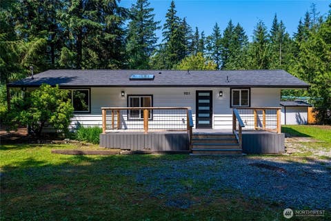 Photo of 921 Ruby Valley Court, Maple Falls, WA 98266 (MLS # 2564502)