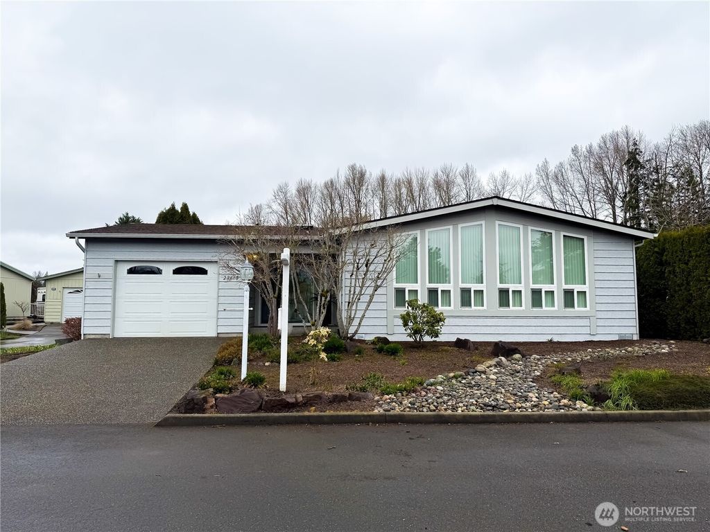 Photo of 23618 N Lake Circle, Bothell, WA 98021 (MLS # 2349336)