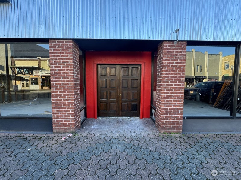 307 S 1st Street