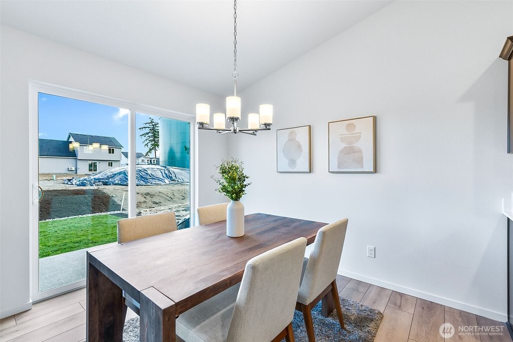 listing image 9366074690122082304