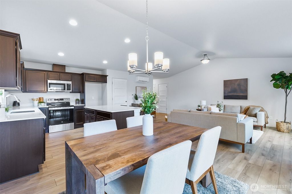listing image 9362430937151994264