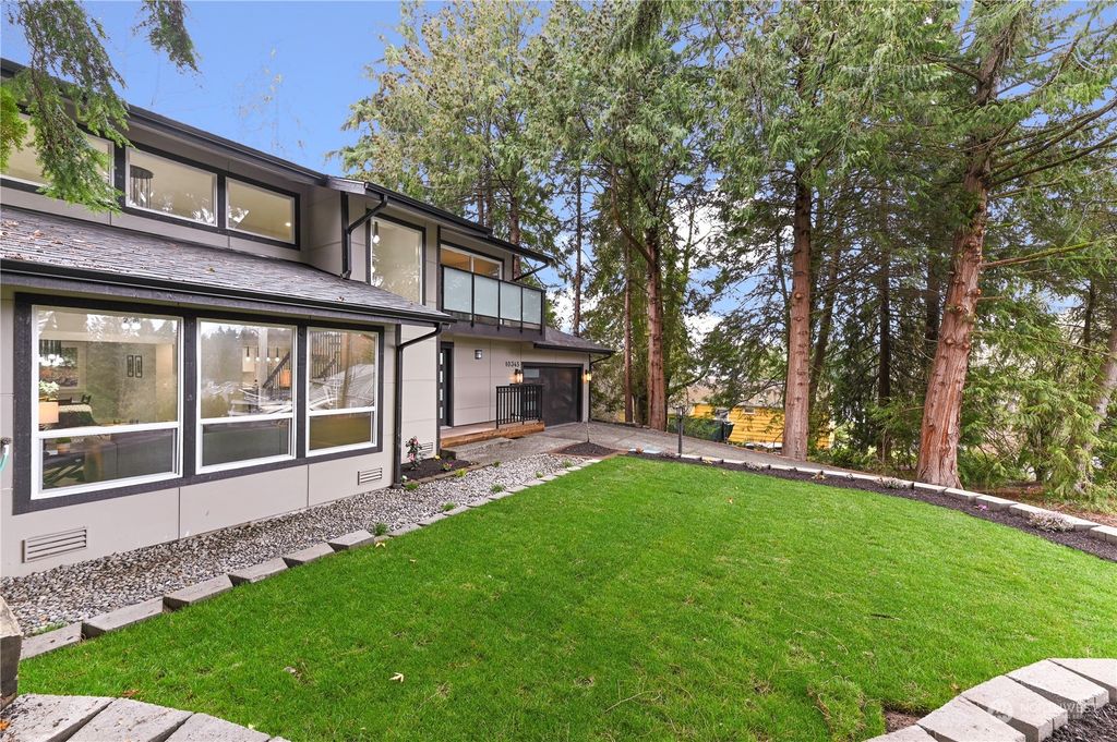 Photo of 10345 36th Avenue NE, Seattle, WA 98125 (MLS # 2030397)