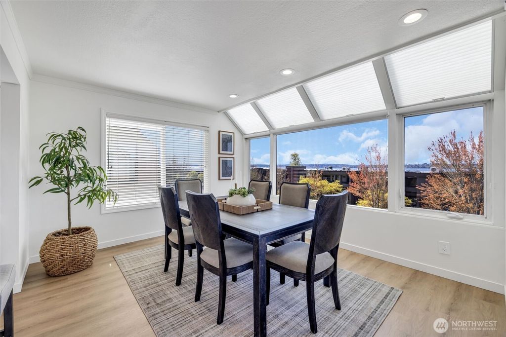 Photo of 818 Lake Street S #818, Kirkland, WA 98033 (MLS # 2358304)