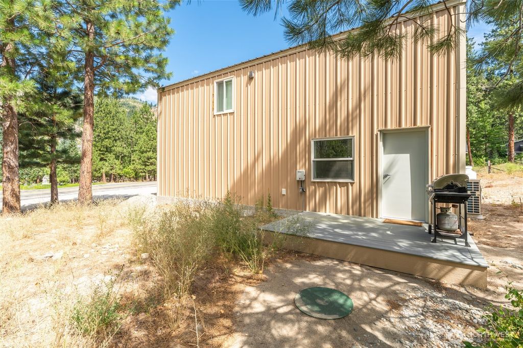 Photo of 13536 Entiat River Road, Entiat, WA 98822 (MLS # 2496892)