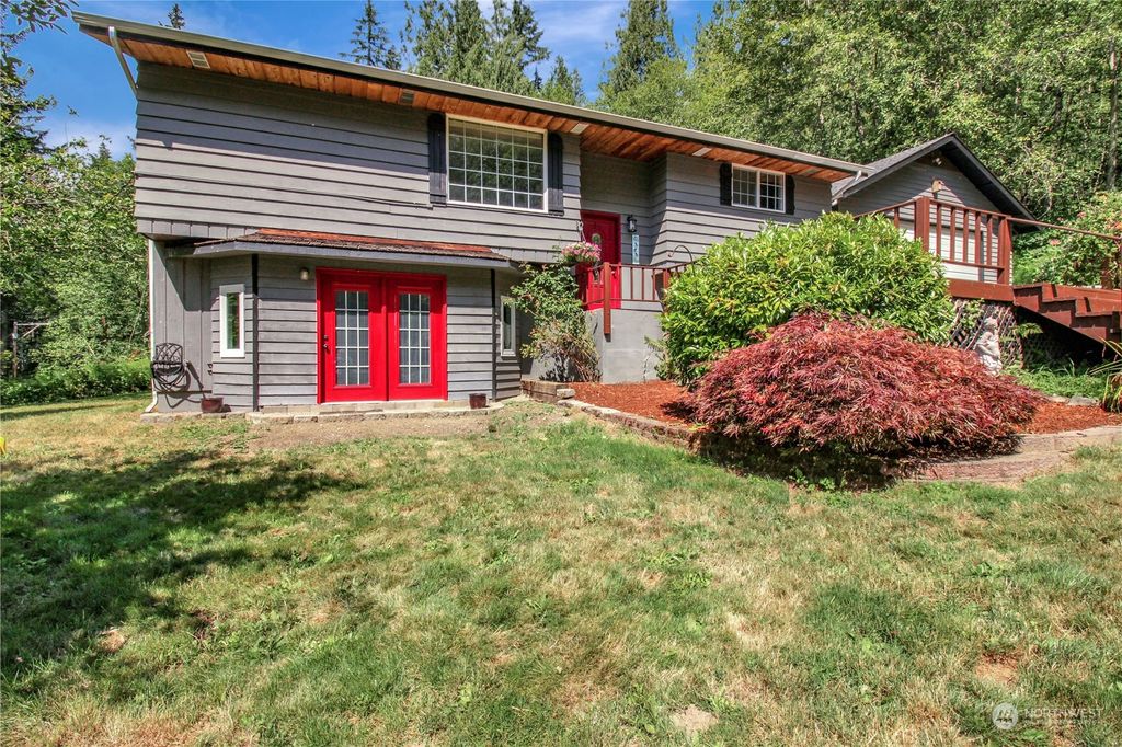 Photo of 2009 S Lake Roesiger Road, Snohomish, WA 98290 (MLS # 2269319)