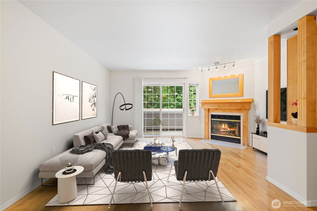 Photo of 601 12th Avenue NW #F2, Issaquah, WA 98027 (MLS # 2392990)