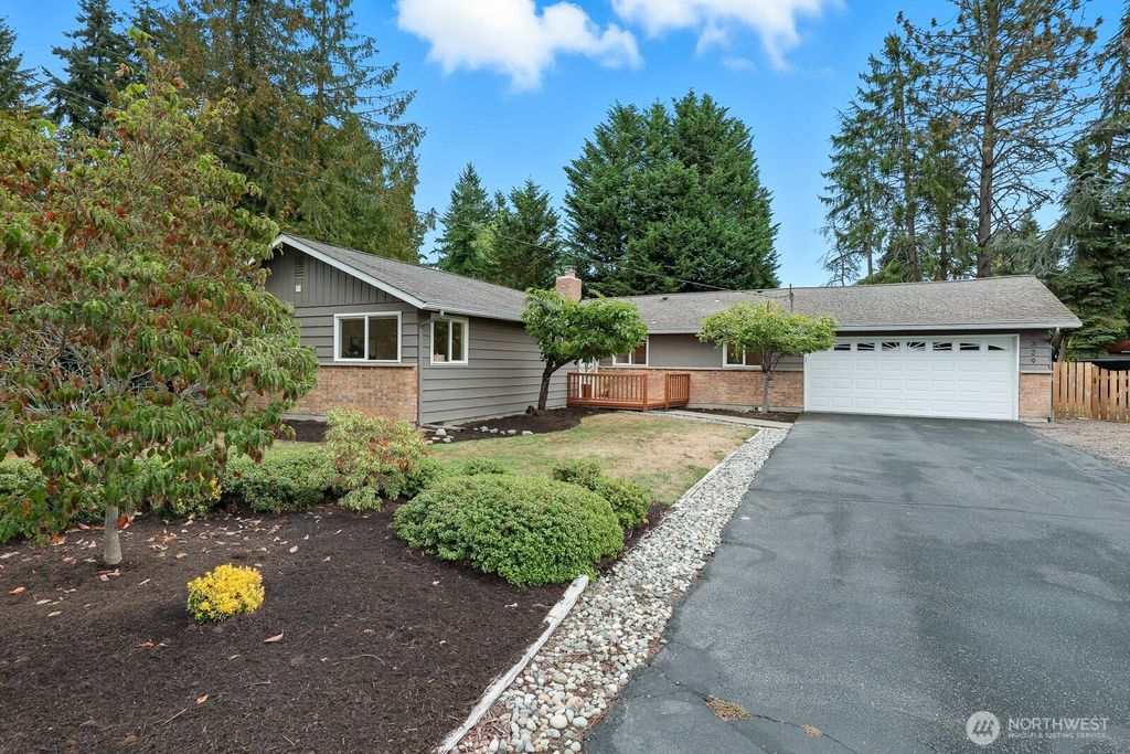 Photo of 7329 NE 145th Place, Kenmore, WA 98028 (MLS # 2433889)
