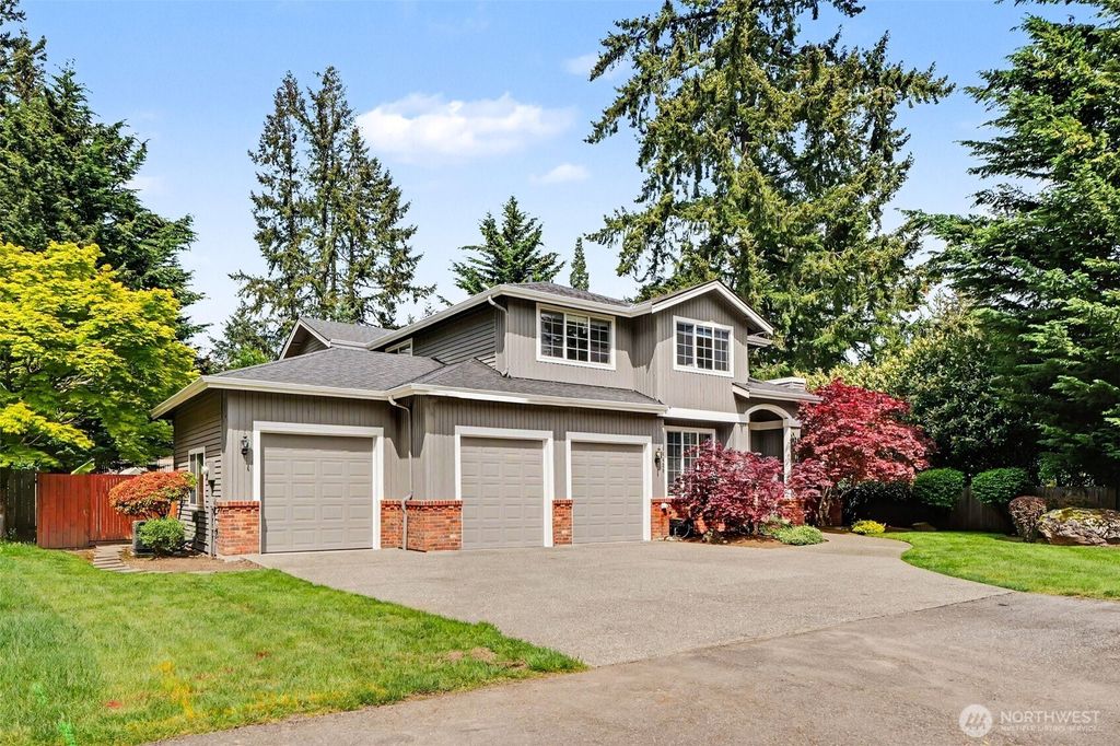 Photo of 16420 SE 24th Street, Bellevue, WA 98008 (MLS # 2516631)