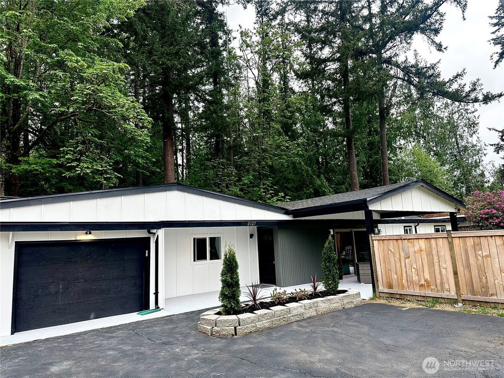 Photo of 2027 219th Lane SE, Sammamish, WA 98075 (MLS # 2520566)