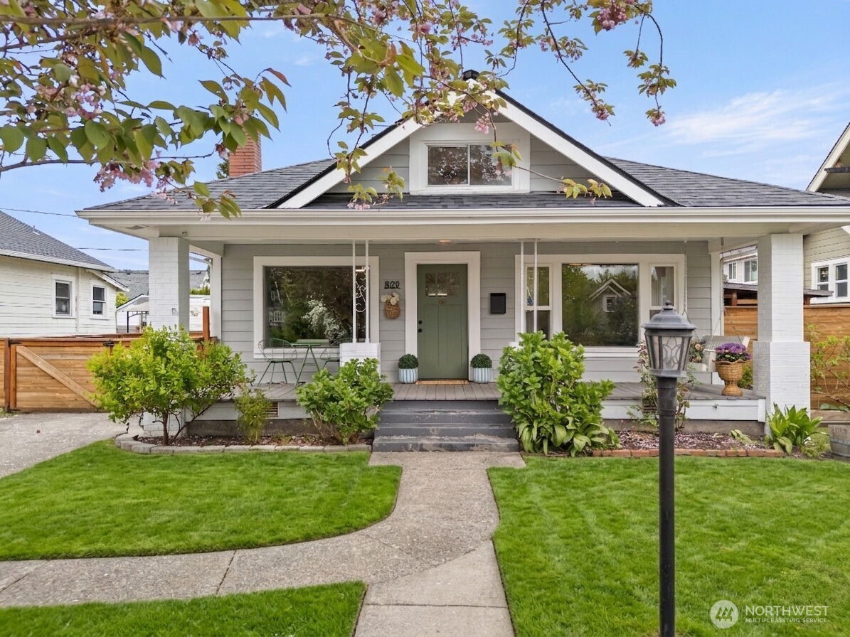 809 Sumner Avenue