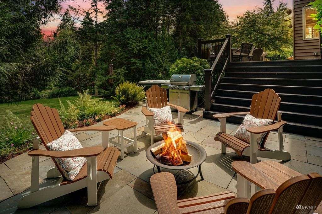 Photo of 2636 262nd Place SE, Sammamish, WA 98075 (MLS # 1993765)