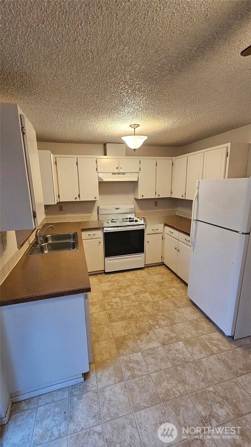 13803 11th Avenue Ct S