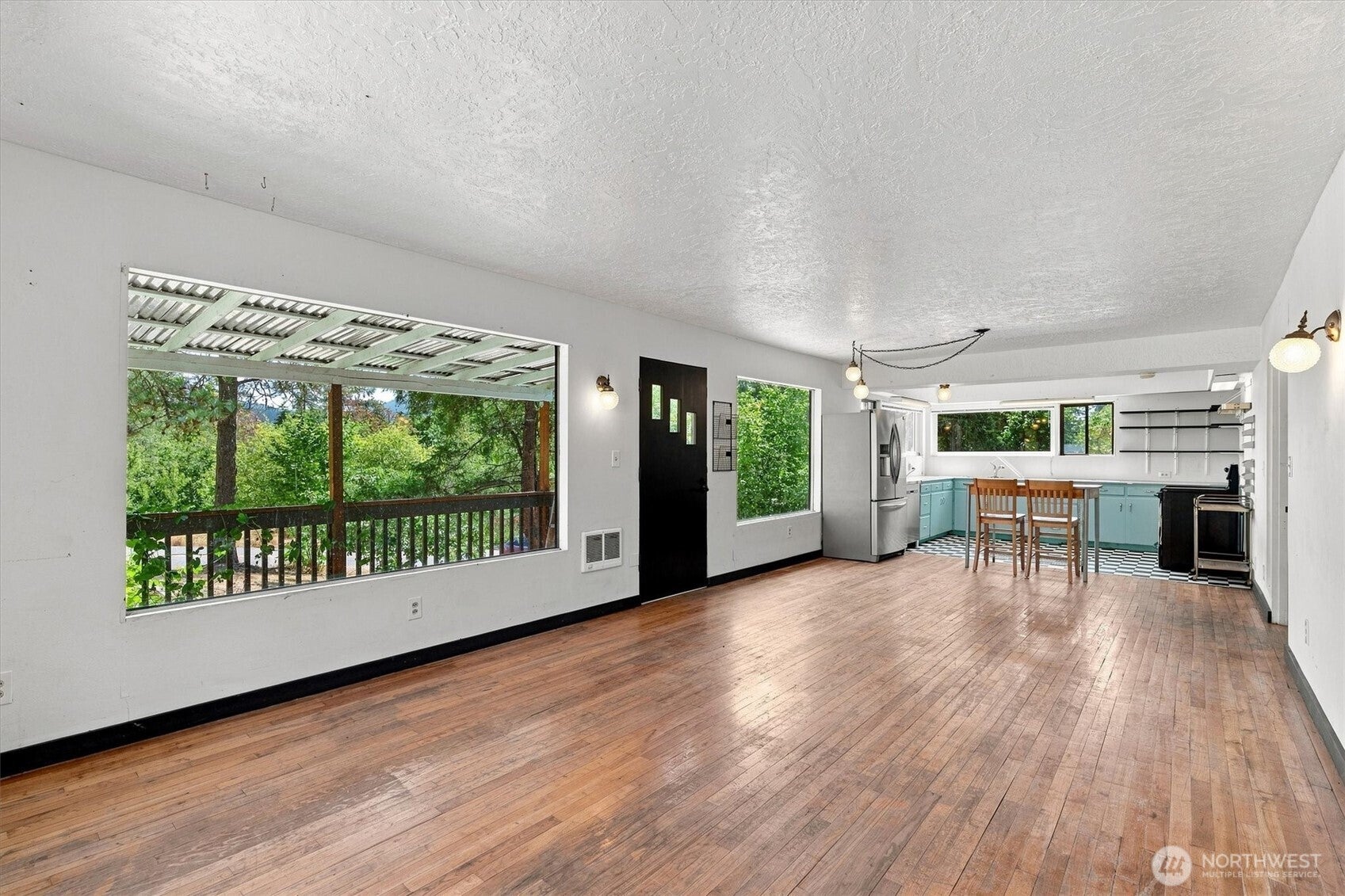 205 N Maple Hill Road