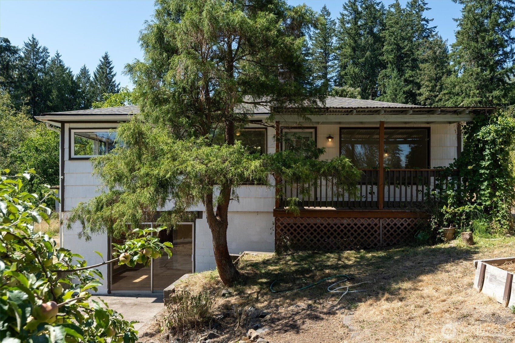205 N Maple Hill Road