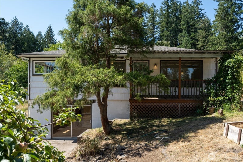 205 N Maple Hill Road