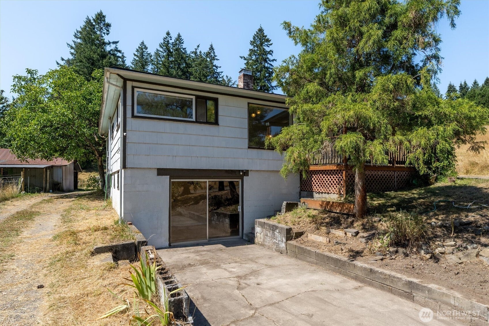 205 N Maple Hill Road