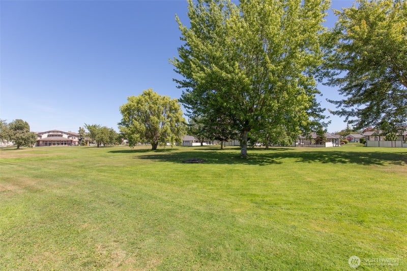 976 N Minstrel Road