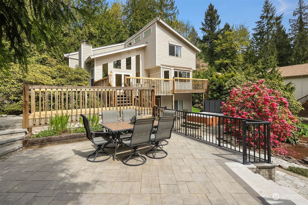 Photo of 20829 SE 123rd Street, Issaquah, WA 98027 (MLS # 2241926)