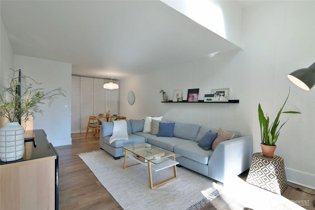 Photo of 6236 NE 137th Place #229, Redmond, WA 98052 (MLS # 2487782)