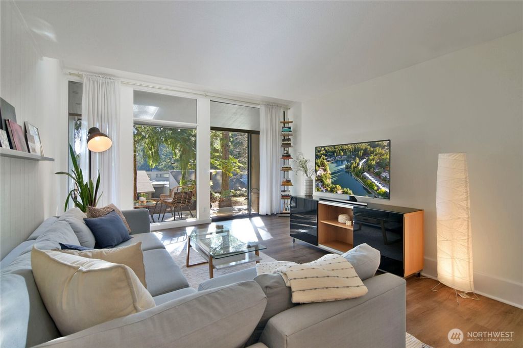 Photo of 6236 NE 137th Place #229, Redmond, WA 98052 (MLS # 2487782)