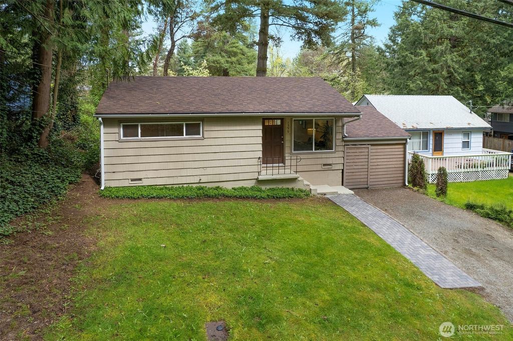 Photo of 1550 NE 165th Street, Shoreline, WA 98155 (MLS # 2362598)