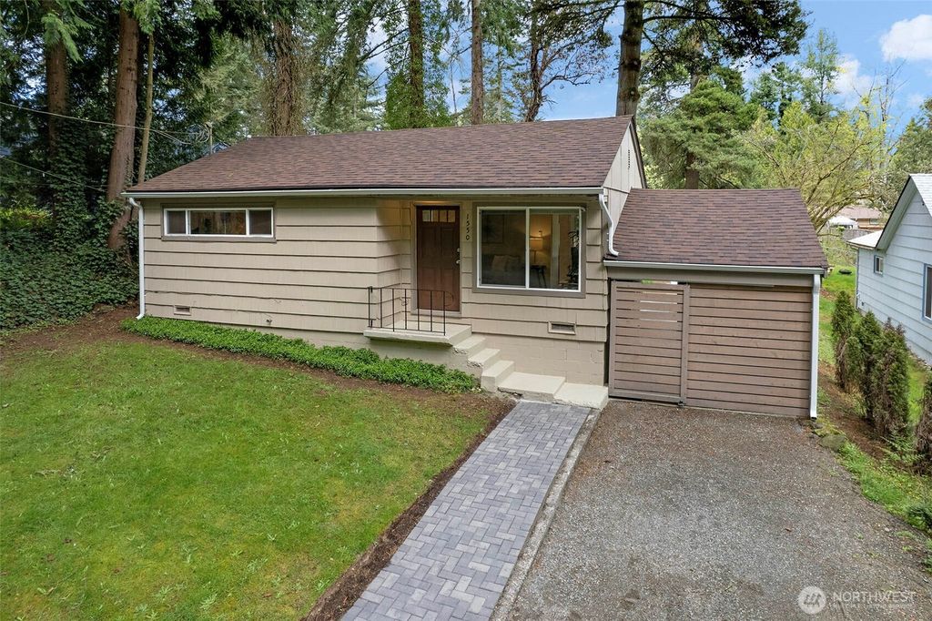 Photo of 1550 NE 165th Street, Shoreline, WA 98155 (MLS # 2362598)