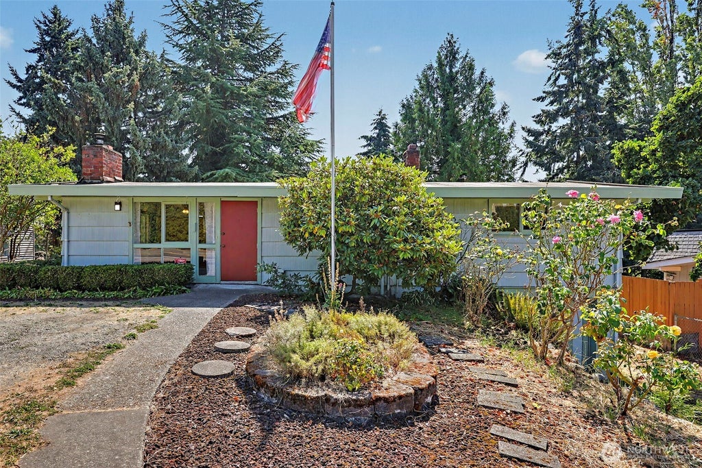 Photo of 3827 S 176th Street, Seattle, WA 98188 (MLS # 2573636)