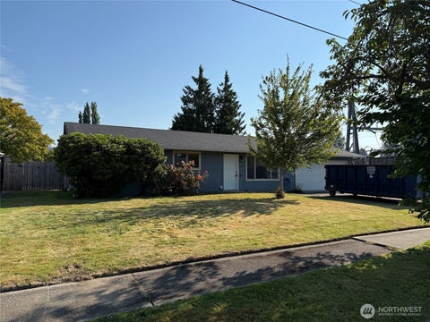 Photo of 3420 Olive Way, Longview, WA 98632 (MLS # 2557183)