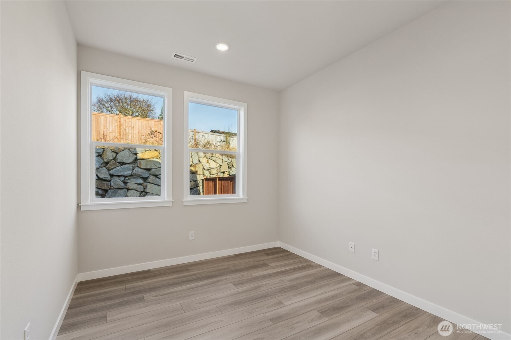 17548 NE Midnight Sun Loop