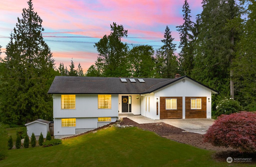 Photo of 10622 46th Place SE, Lake Stevens, WA 98258 (MLS # 2238098)