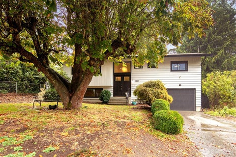 Photo of 18910 71st Avenue NE, Kenmore, WA 98028 (MLS # 2587623)