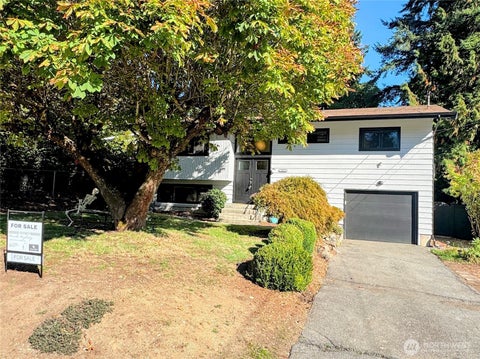 Photo of 18910 71st Avenue NE, Kenmore, WA 98028 (MLS # 2587623)