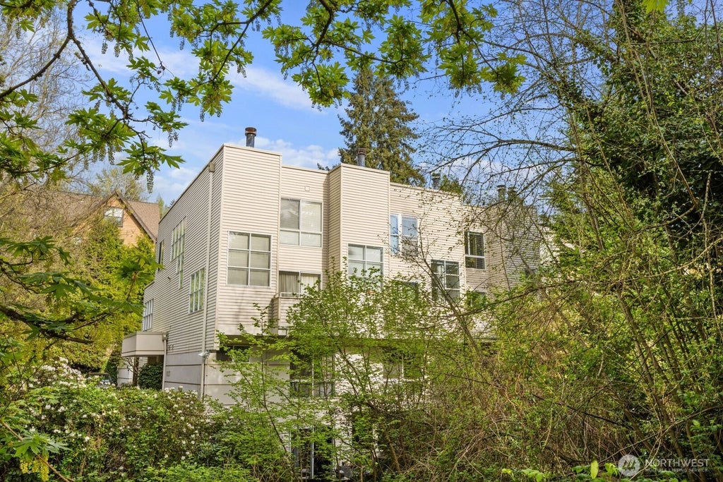 Photo of 10237 SE 3rd Street #5, Bellevue, WA 98004 (MLS # 2577151)
