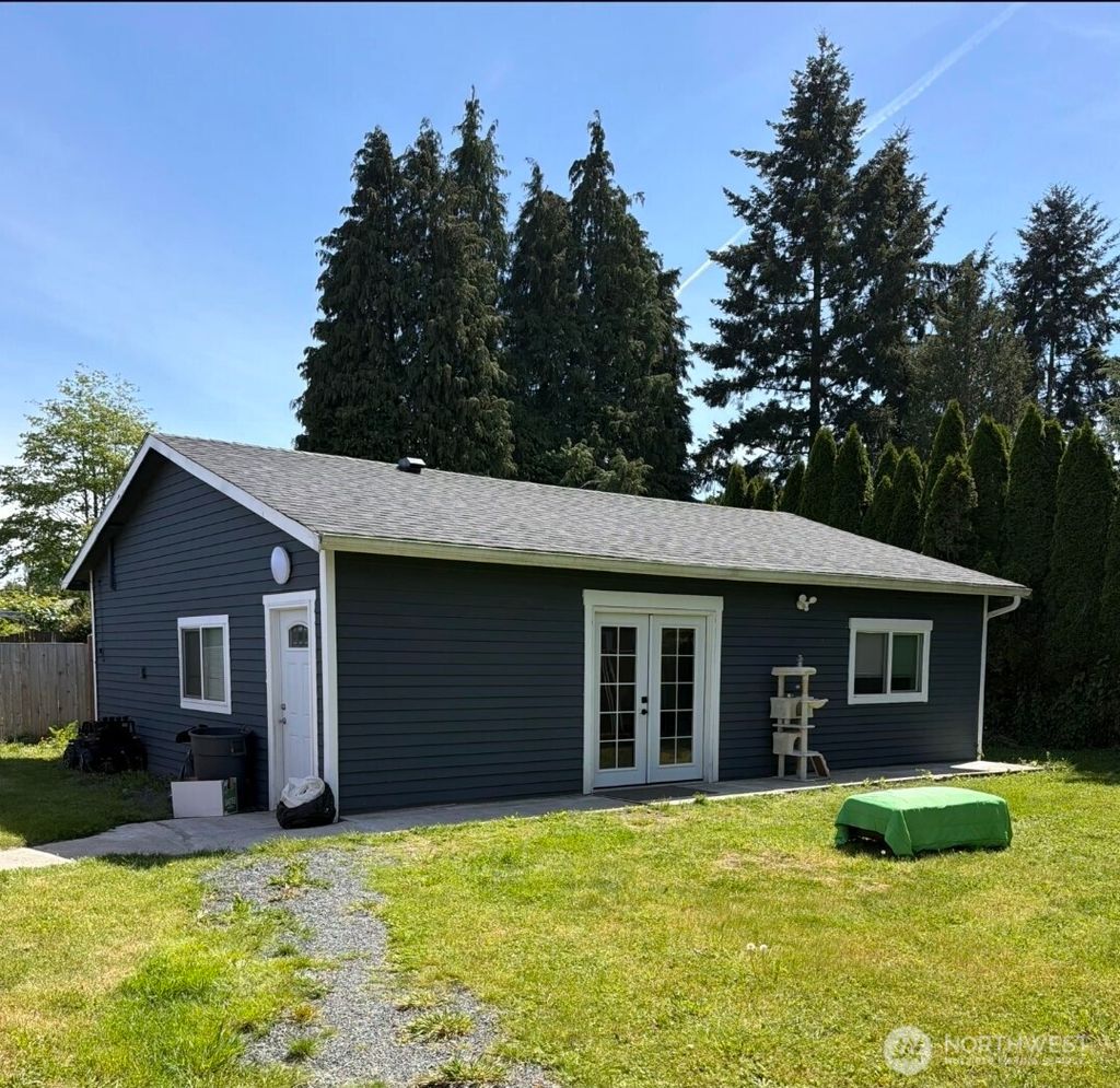 Photo of 7826 Rainier Drive #B, Everett, WA 98203 (MLS # 2526581)