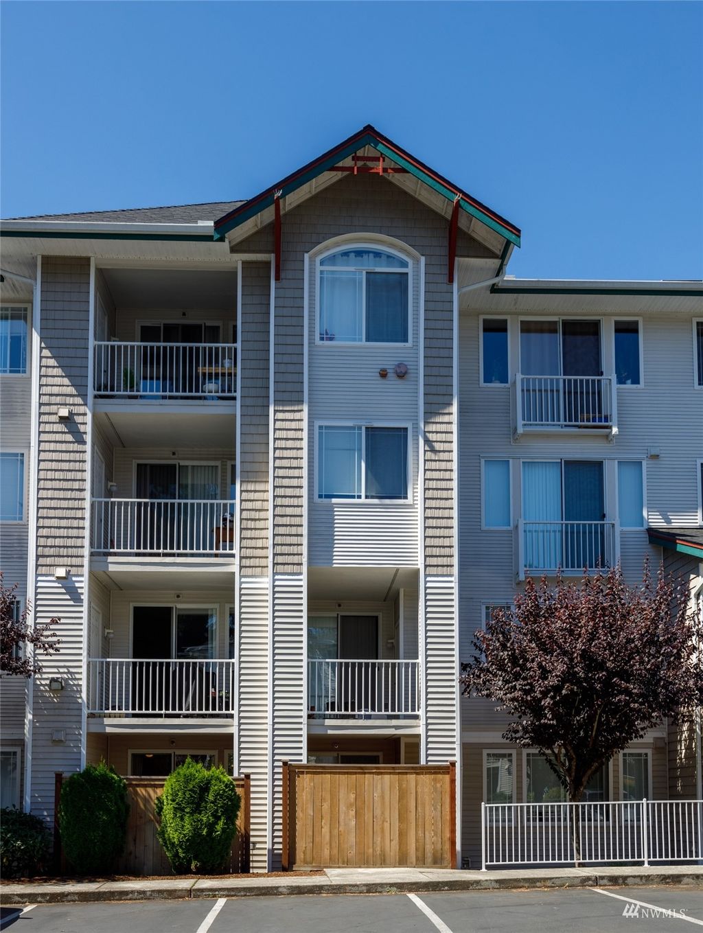 Photo of 13301 SE 79th Place #C409, Newcastle, WA 98059 (MLS # 1981462)