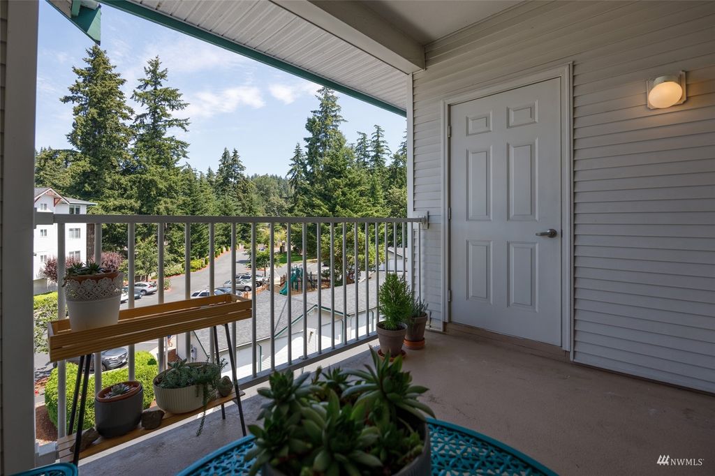 Photo of 13301 SE 79th Place #C409, Newcastle, WA 98059 (MLS # 1981462)