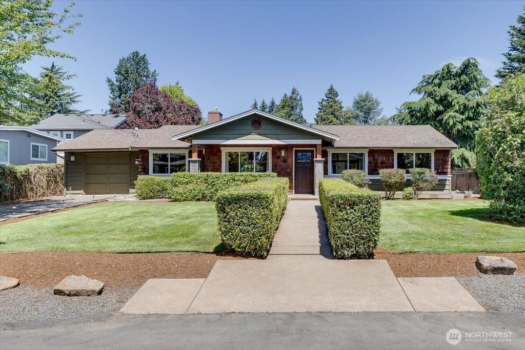 Photo of 620 10th Avenue, Kirkland, WA 98033 (MLS # 2534314)