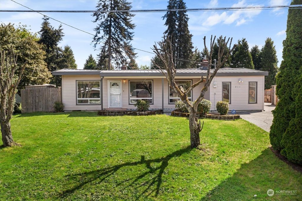 Photo of 31332 13th Avenue S, Federal Way, WA 98003 (MLS # 2230867)