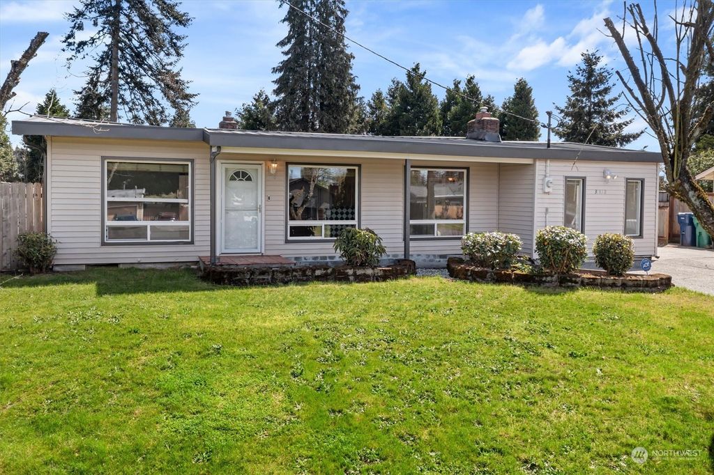 Photo of 31332 13th Avenue S, Federal Way, WA 98003 (MLS # 2230867)